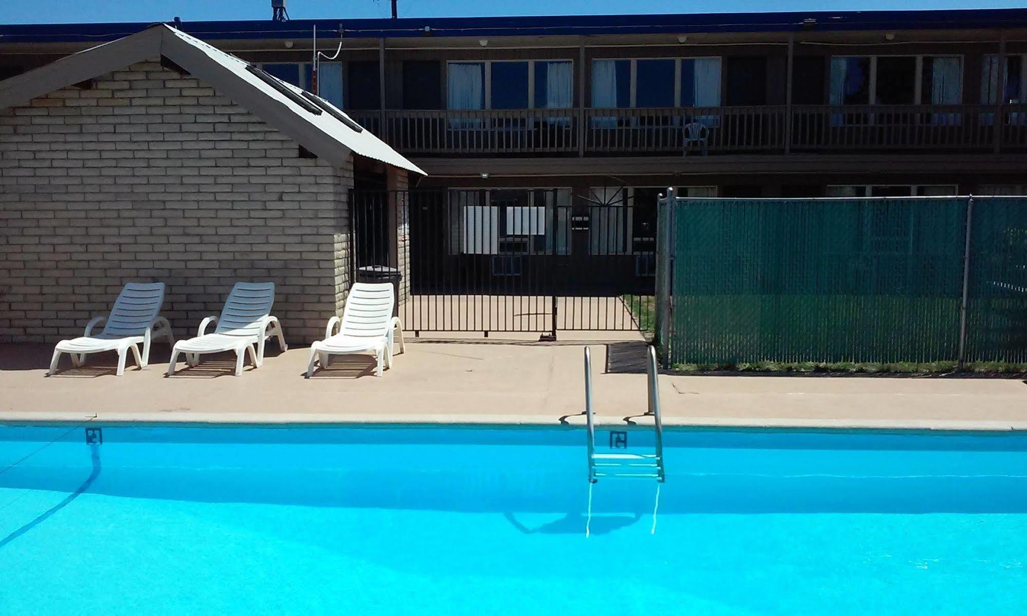Motel Oasis 2*